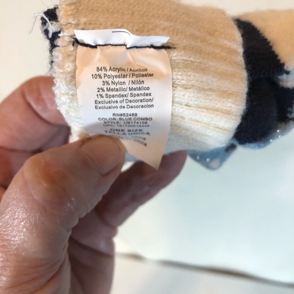 Woolen knitted Christmas hat w fingerless gloves - Picture 6 of 6